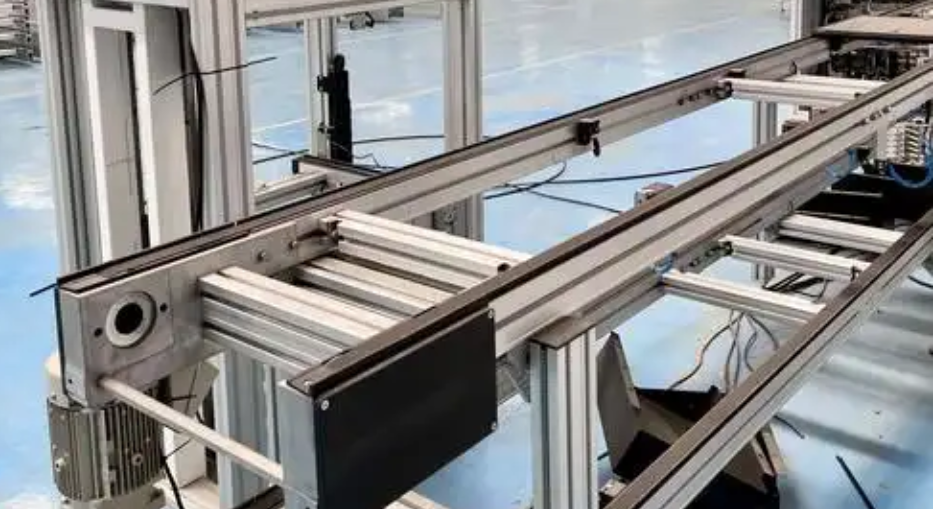 選擇電機驅動柔性輸送線時，需考慮以下因素